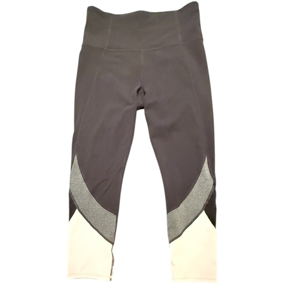 Athleta Gray/Cream Colorblock Mesh Cropped Leggings Size Small - Picture 1 of 7